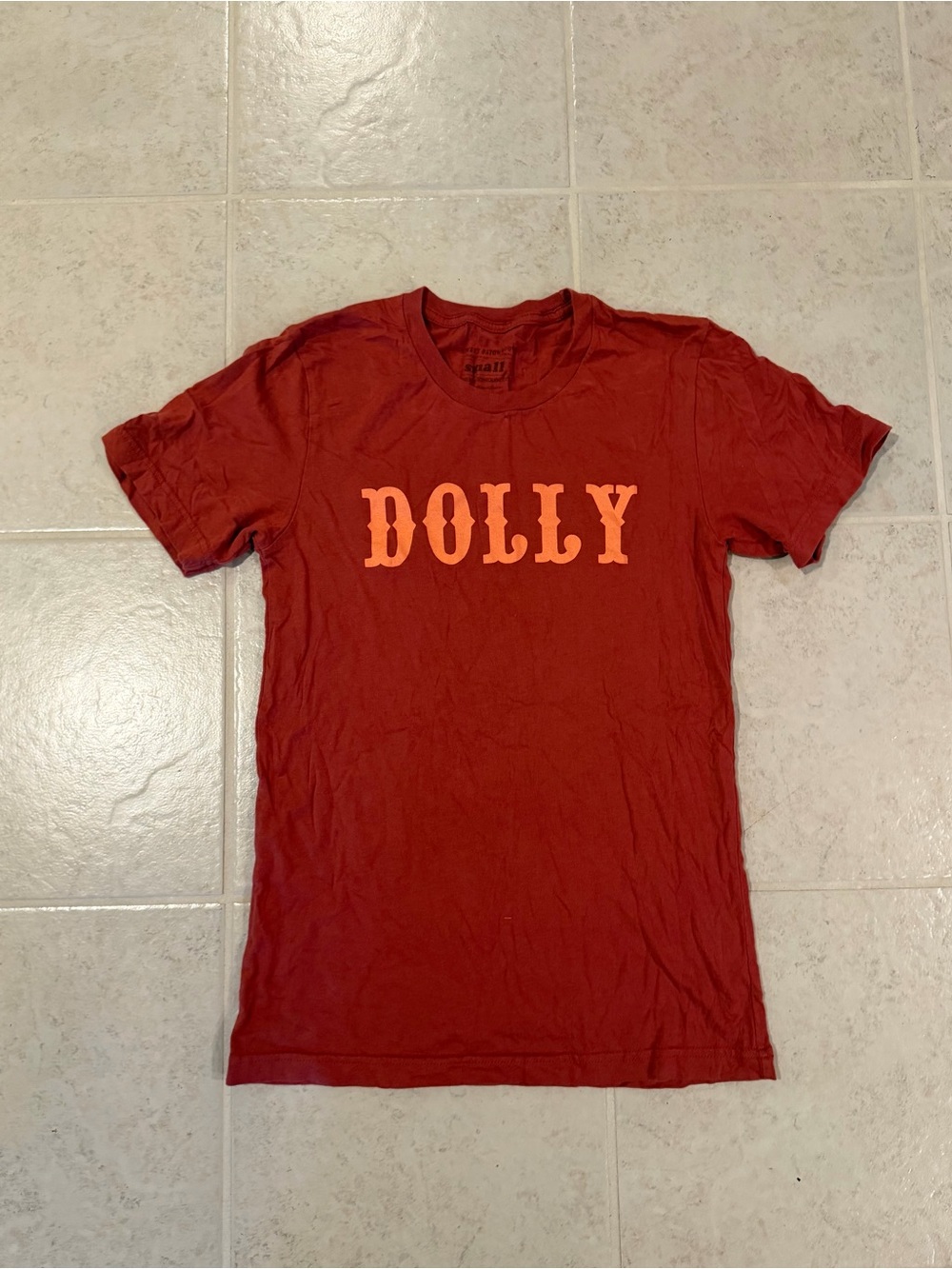 DOLLY Tee
